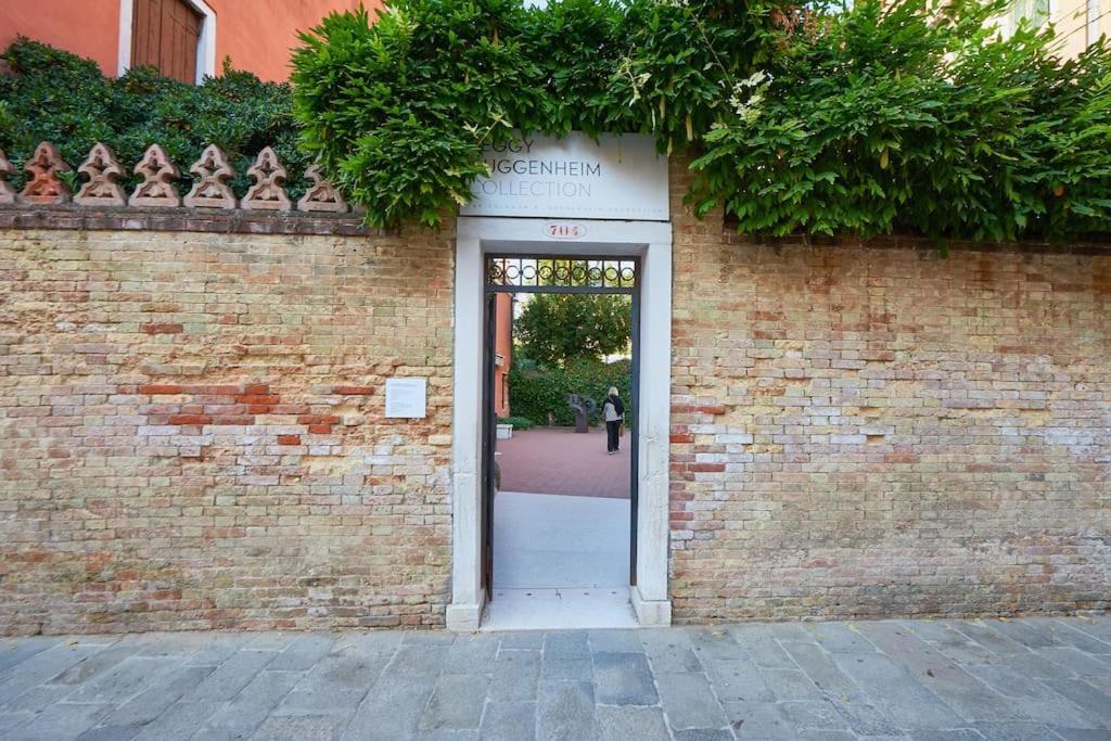 Ca' Del Pittore In Dorsoduro, Elegant Fine Arts District Apartment